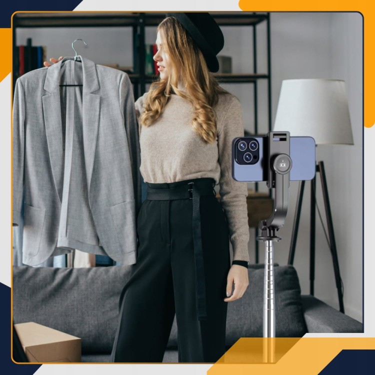 Statyw do telefonu Slayo SelfiePro 15 używany do nagrywania stylizacji i prezentacji ubrań