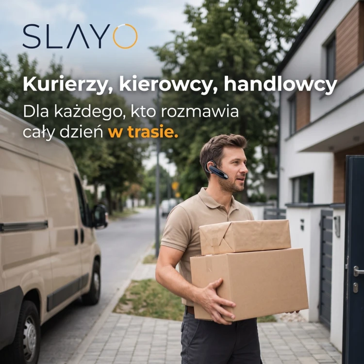 Kurier z paczkami rozmawia przez słuchawkę Slayo EarWave 600 Ultra