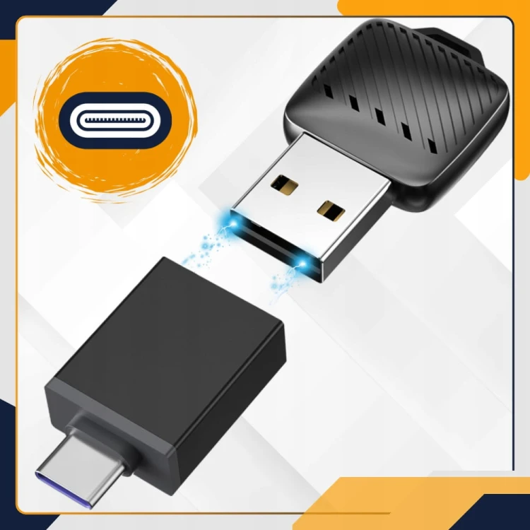 Dongle WiFi Bluetooth do CarPlay i Android Auto – mini adapter Slayo wpięty do portu USB w aucie