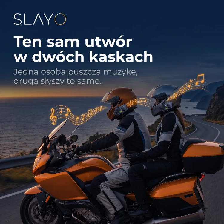 Para na motocyklu słucha tej samej muzyki przez interkomy Slayo MotoMesh S800